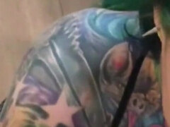 Store bryster, Pik sutte, Tatovering