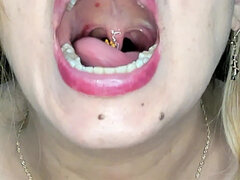 Amatőr, Fétis, Latin lány, Érett feleség, Filigrán alkatú, Egyedül, Tetkó