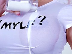 Gros seins, Sucer une bite, Femme couguar, Tir de sperme, Gorge profonde, Léchez, Chatte, Criant