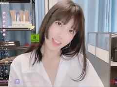 아시안, 아기, 중국인, 귀여운, 핑거링, 머리카락이 많은, 혼자, 장난감들