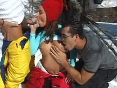 18, Stor røv, Pik sutte, Hundestilling, Naturlige bryster, Udendørs, Teenager, Bryster