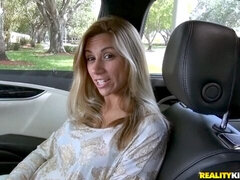 Blondin, Avsugning, Söt, Doggystyle, Offentlig, String