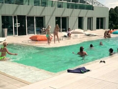 In den arsch, Arsch, Tussi, Vollbusig, Rasiert, Jungendliche (18+), Flotter dreier, Titten