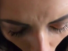 Amateur, Sucer une bite, Brunette brune, Tromperie, Fille latino, Mature