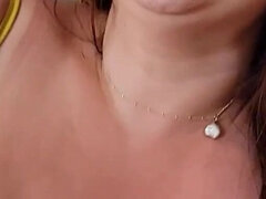 Amaterji, Spodnje perilo, Naravne joške, Rdečelaska, Solo