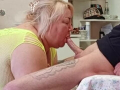 Bbw stor vacker kvinna, Avsugning, Sperma i munnen, Sperma shot, Snopp, Hd, Mogen, Rysk