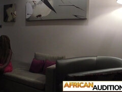 18, Amatør, Stor røv, Pik sutte, Langt ned i halsen, Hundestilling, Hård sex, Teenager