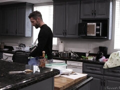 Tukehduttaa, Korkokengät, Suudella, Selkäsauna, Toimisto, Ulkona, Pillu, Hame