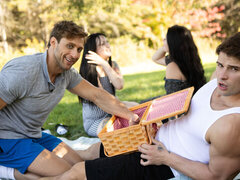 Picnic dicking for two dudes who seem straight