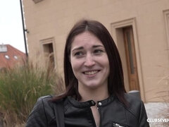 Kukk suging, Brunette, Klubb, Europeisk, Tynn, Tattovering, Tenåring, Pupper