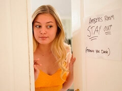 Spálne, Veľký zadok, Blondína, Kuřba, Prstovanie, Výprask, Prirodzené prsia, Kozičky