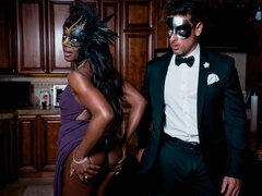 Culo, Negro, Mamada, Estilo perrito, Penetracion con dedos, Interracial, Cocina, Adolescente