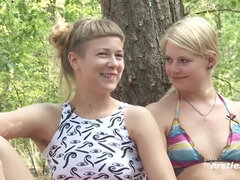 Amateur, Sucer une bite, Fétiche des pieds, Poilue, Hd, Lesbienne, De plein air, Tatouage