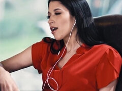 Babe, Sort, Brunette, Sort, Ansigt sidde, Give finger, Imellem racer, Fisse