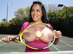 Duży tyłek, Duży kutas, Obciąganie, Brunetka, Styl na pieska, Latynoska, Mamuśka, Na wolnym powietrzu