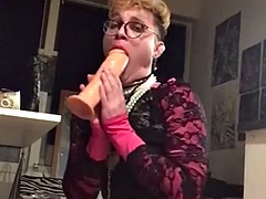 Grosse bite, Travestis, Tir de sperme, Danoise, Talons, Actrice du porno, Pute, Fumer