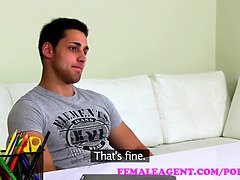 Kuřba, Brunetka, Puma, Dávení penisem, Masturbace, Mamina, Ječení, Nevlastní máma