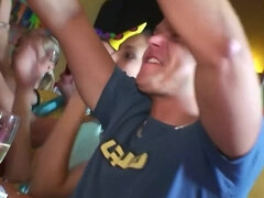 Enthousiasteling, Anaal, Grote kont, Grote lul, Diep in de keel, Groep, Hardcore, Natuurlijke tieten