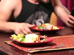 Μελαχροινή, Κούγκαρ, Ώριμη γυναίκα, Μαμά, Μουνί, Μητριά, Έφηβος, Βυζιά