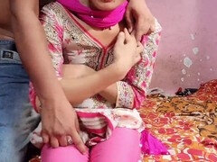 Passionate Indian desi Kirti bhabhi in a Punjabi saree gets it on