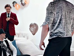 Stud cums bareback from the hairdresser until he cums