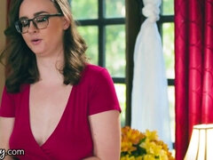 Kisbaba, Hatalmas hátsó, Kebles, Kutya póz, Leszbikus, Természetes mellek, Nuni, Segg falás