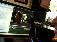 Μεγάλα βυζιά, Ξανθιά, Κούγκαρ, Δονητής, Γαμήσι με γροθιά, Αυνανισμός, Μόνος, Στρώνουν