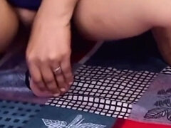 Lonely Bhabhi Is Having Fun by Putting Dildo in Pussy