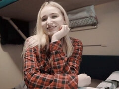 Amatőr, Cumizás, Szájba élvezés, Mocskos duma, Házi készítésű, Nyilvános, Orosz, Vonat