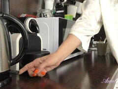 Manželka v domácnosti, Kuchyně, Masturbace, Pička, Zrzavé, Vyholené