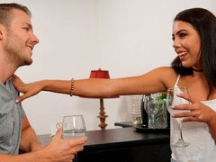 Avsugning, Sperma i munnen, Sperma shot, Handjobb, Kysser, Latina, Tonåring, Tuttar