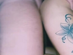 Ερασιτέχνης, Ξανθιά, Σε στάση σκύλου στα τέσσερα, Ηδ, Ώριμη γυναίκα, Οργασμός, Τατουάζ, Βυζιά