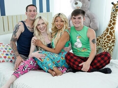 18, Stor stjärt, Stor kuk, Blondin, Avsugning, Doggystyle, Fyrkant, Tuttar