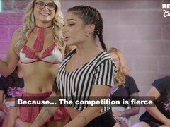 アスtoマウス, デカ尻, ラティーナ, レズビアン, 魅力的, スカート, おもちゃ