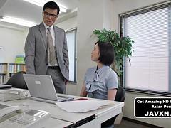 Asiatica, Tette grandi, Pompino, Giapponese, Leccata, Mamma che vorrei scoparmi, Ufficio, Tette