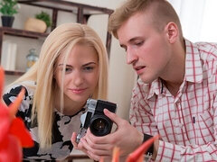 Enthousiasteling, Grote lul, Grote mammen, Blond, Pijpbeurt, Hondjeshouding, Mager, Tiener