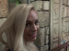 Enthousiasteling, Badkamer, Blond, Vriendin, Masturbatie, Gezichtspunt, Kut duiken, Roken