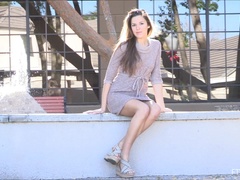 Lähikuva, Ääripää, Itsetyydytys, Orgasmi, Julkinen, Soolo, Lelut, Hameen alla