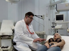 Avsugning, Doktor, Fingering, Jeans, Underkläder, Onani, Milf, Tatuering