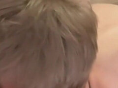 18 let, Amatéři, Velké péro, Kuřba, Stříkání spermatu, Gay, Tetování, Teenka