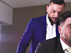 Real estate agent gets anal fucked by big cock stranger in hotel room