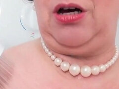 Stepauntie Trisha in the shower