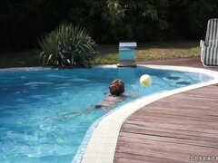 Gros cul, Sucer une bite, Faciale, Mamie, Poilue