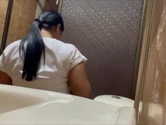 Amatoriale, Bagno, Bella, Culo grosso, Pantaloni tanto stretti che vedi la figa, Erotica, Hd, Guardone