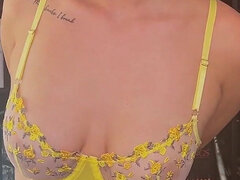 Leie, Grosser arsch, Grosse titten, Blondine, Lingerie, Milf, Erotischer film, Solo