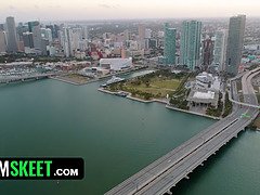 18 éves, Amerikai, Szőke, Édes, Kőkemény, Nuni, Zoknik, Tini