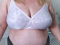 Aunty Jane allows you to watch her in action