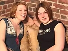 18 jahre, Leie, Selbstgemacht, Lesbisch, Rasiert, Jungendliche (18+), Titten, Spielzeuge