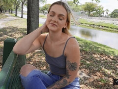 Grosse bite, Sucer une bite, En levrette, Faciale