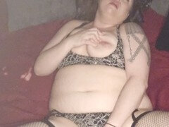 Seductive SinfulSoairse indulges in glamorous solo playtime